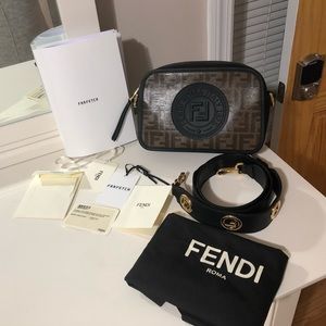 📌SOLD 📌Authentic Fendi FF logo camera bag.